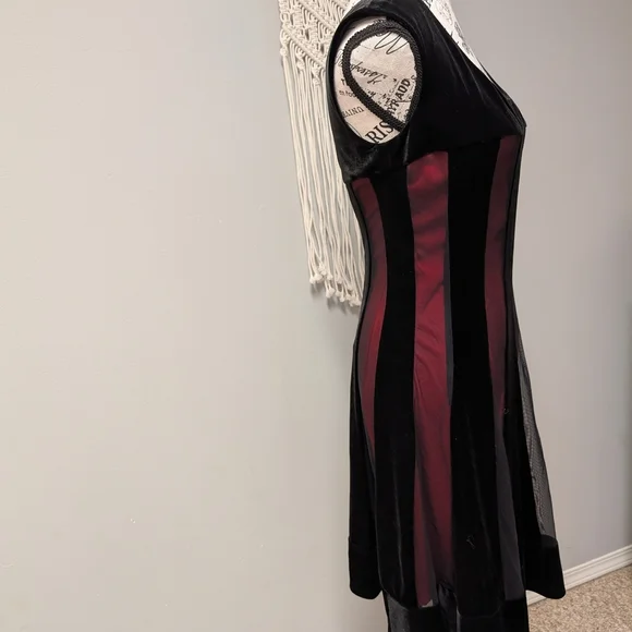 Connected Apparel Black and Red Mini Dress - Picture 5 of 10